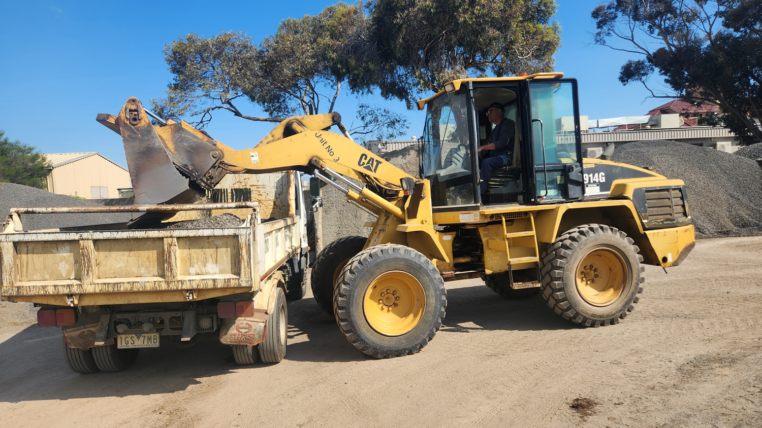 We also provide timely sand delivery in Melbourne's northern suburbs.